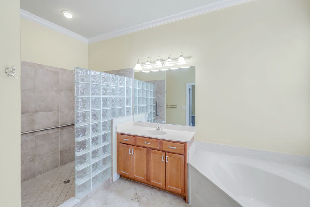 8929 Greenwich Hills Way, Fort Myers, FL 33908