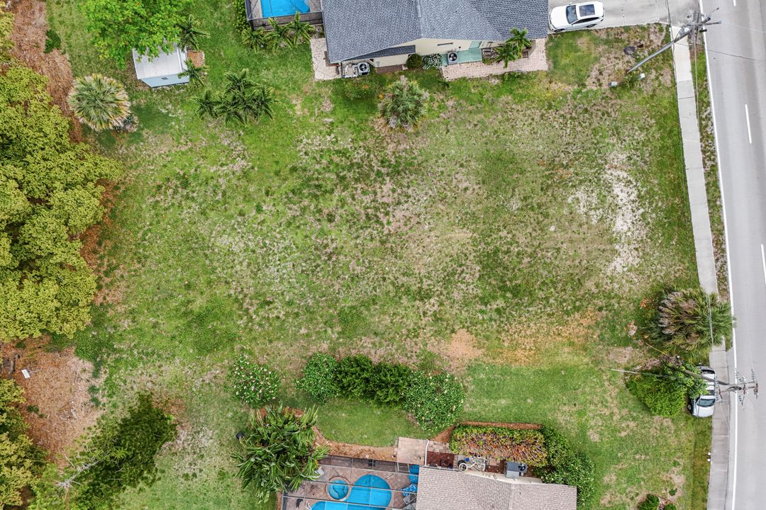 4524 Country Club Blvd, Cape Coral, FL 33904