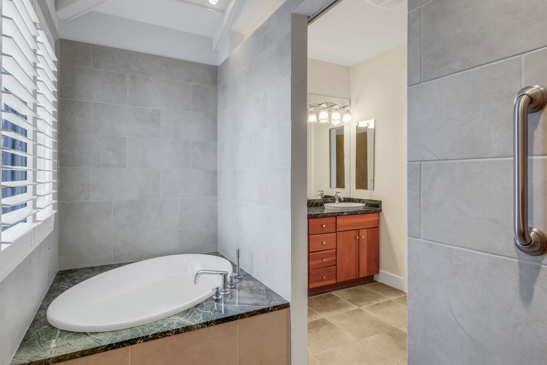 834 Hideaway Cir W, Marco Island, FL 34145
