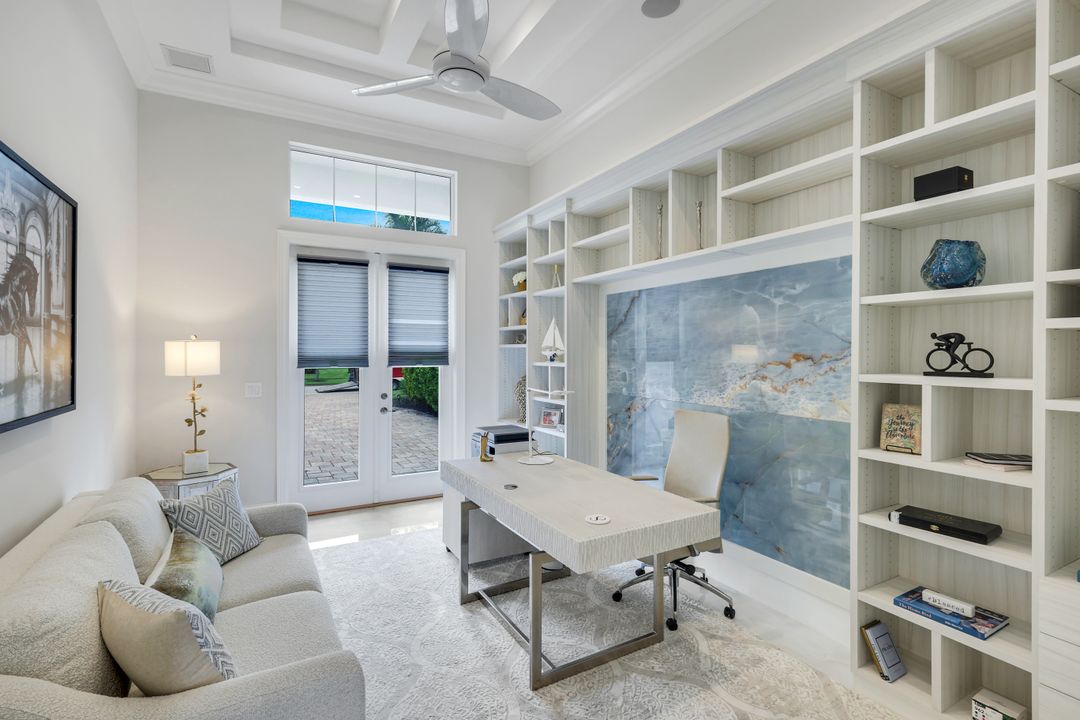 11907 Hedgestone Ct, Naples, FL 34120