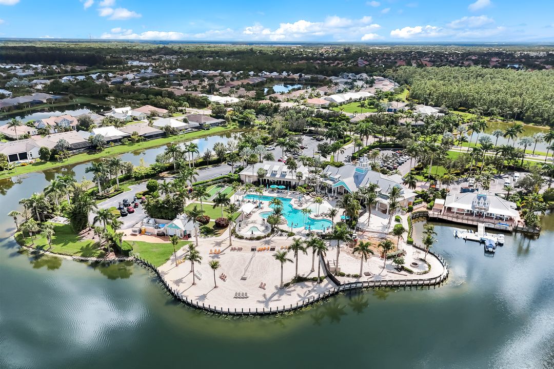 14795 Edgewater Cir, Naples, FL 34114