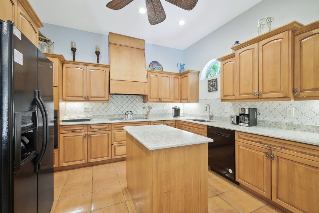16167 Captiva Dr, Captiva, FL 33924