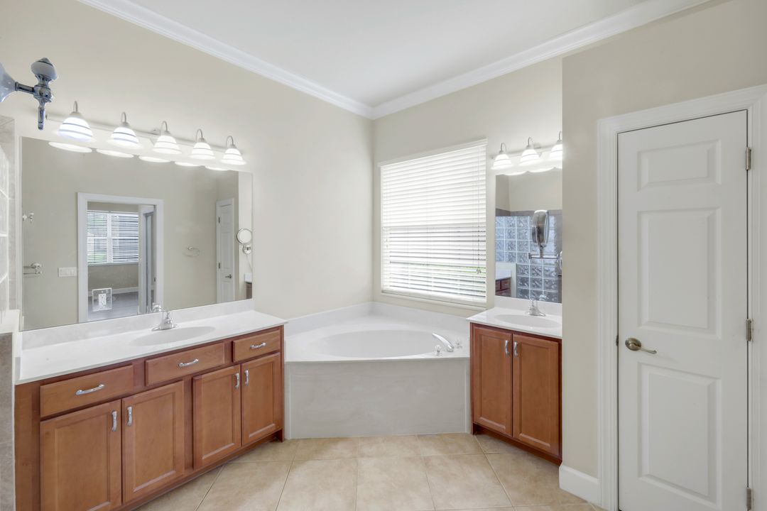 8929 Greenwich Hills Way, Fort Myers, FL 33908