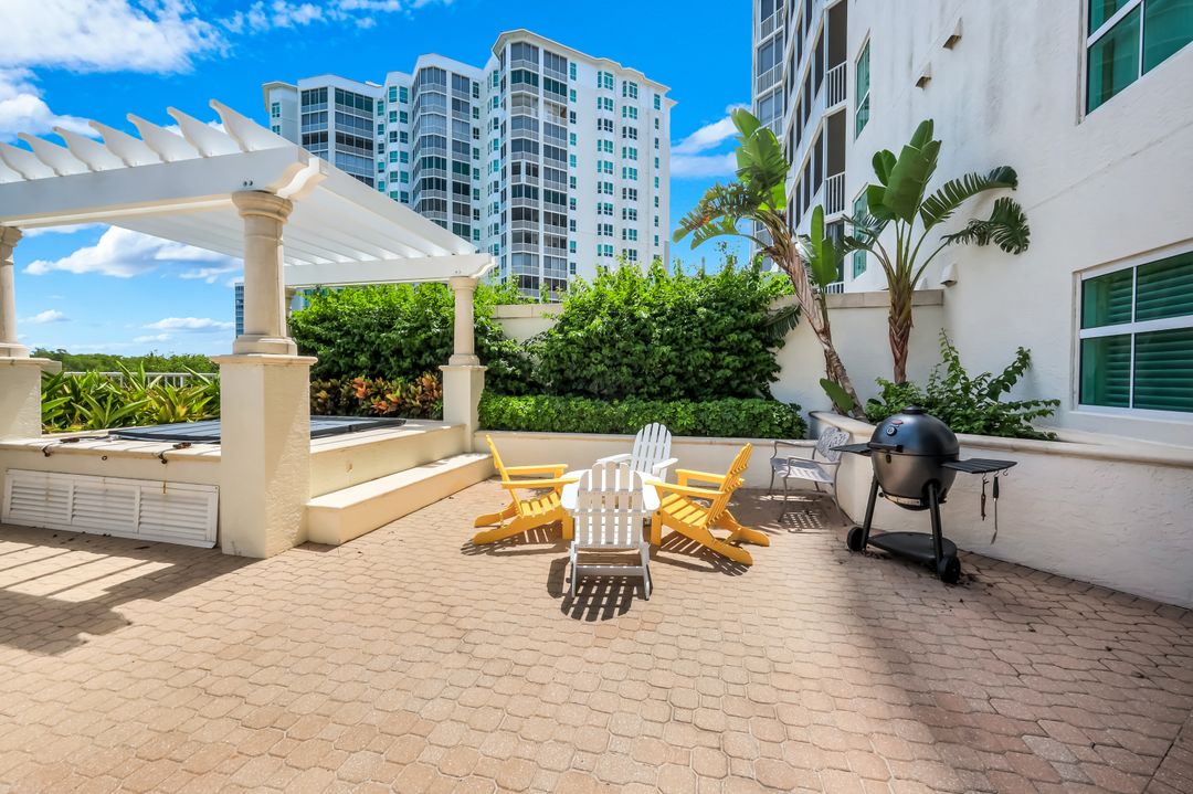 295 Grande Way #104, Naples, FL 34110