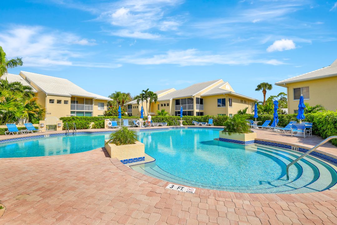 5801 Glencove Dr #502, Naples, FL 34108