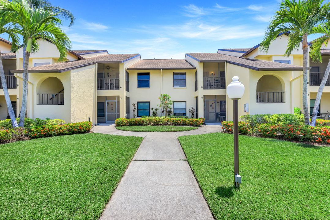 8336 Charter Club Cir #10, Fort Myers, FL 33919