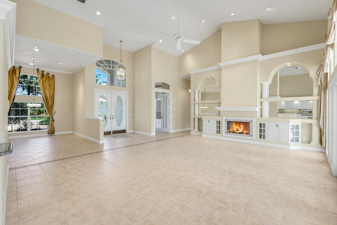 11201 Phoenix Way, Naples, FL 34119
