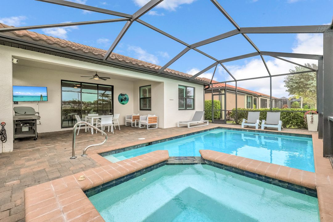 1603 Santiago Cir, Naples, FL 34113