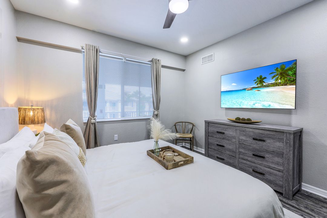 7950 Mahogany Run Ln #422, Naples, FL 34113