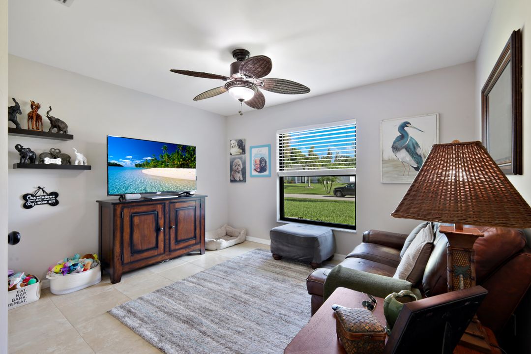 1900 SW 10th Terrace, Cape Coral, FL 33991