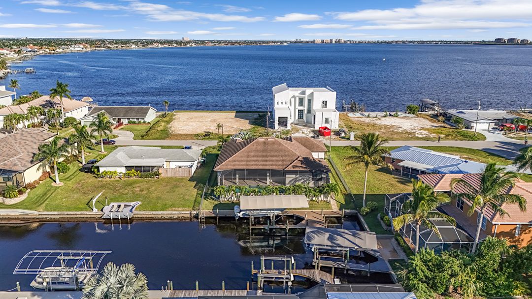 5828 SW 1st Ave, Cape Coral, FL 33914