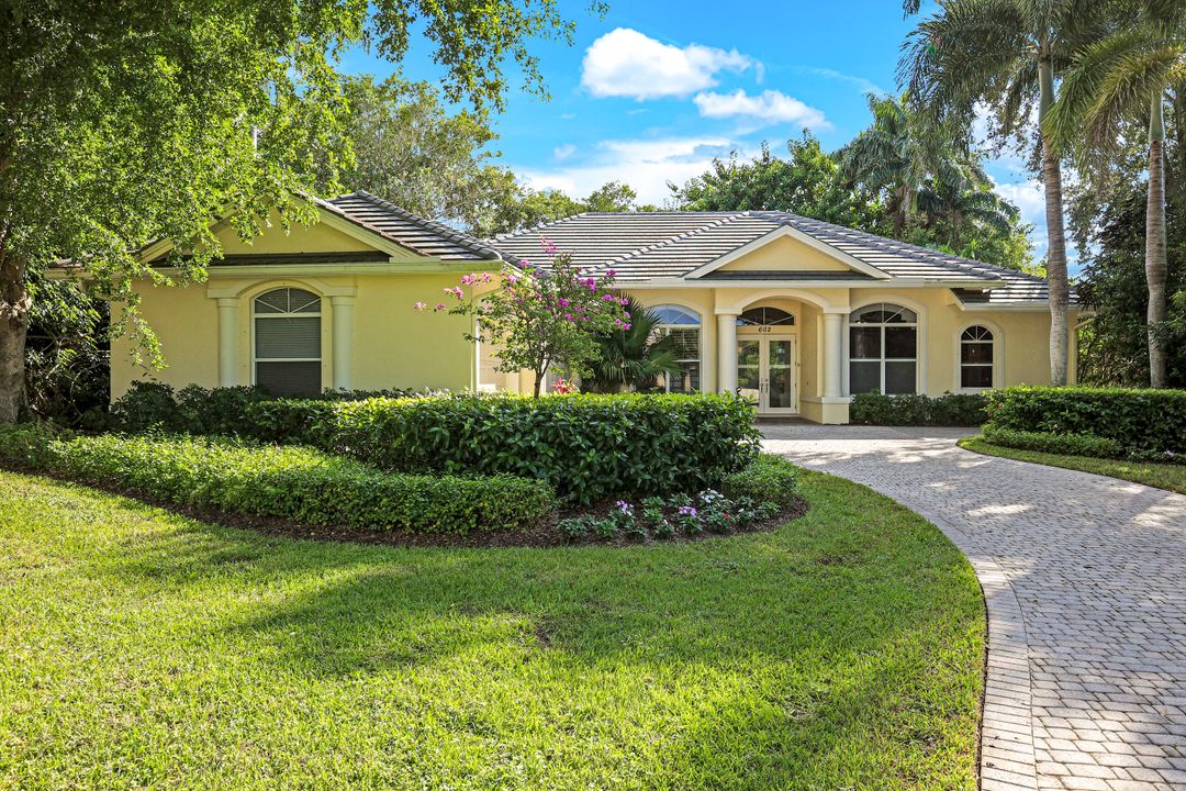 602 Springline Dr, Naples, FL 34102