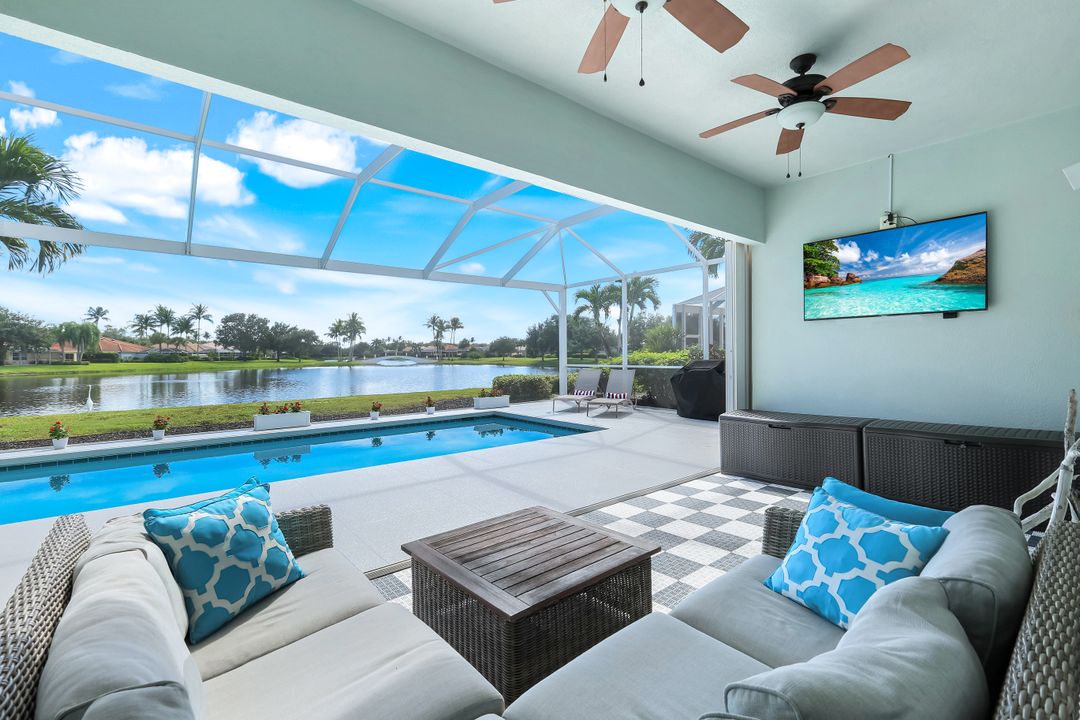 4338 Queen Elizabeth Way, Naples, FL 34119