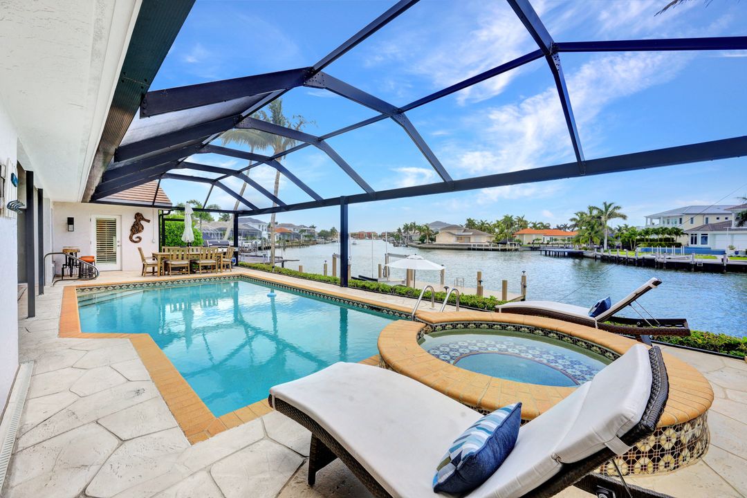 665 Rockport Ct, Marco Island, FL 34145