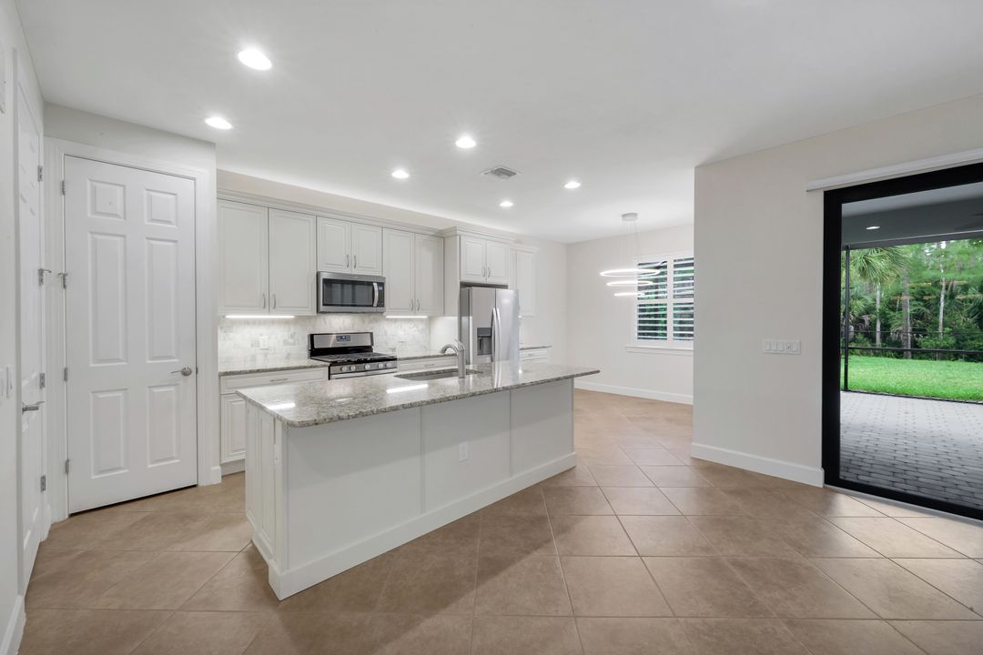 16367 Halberry Ln, Naples, FL 34110