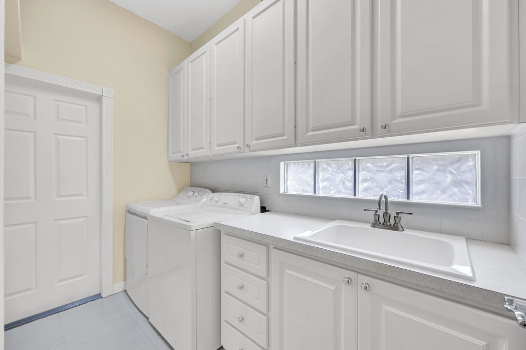 2941 Gilford Way, Naples, FL 34119