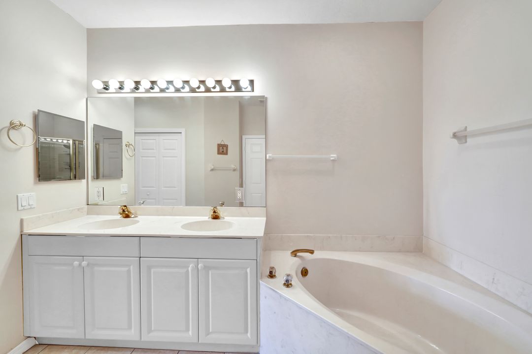 12607 Fox Ridge Dr #4102, Bonita Springs, FL 34135