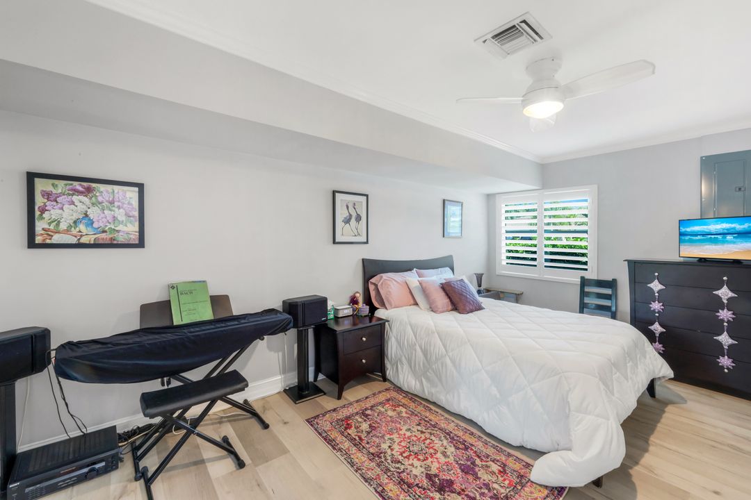 27984 Carl Cir, Bonita Springs, FL 34135