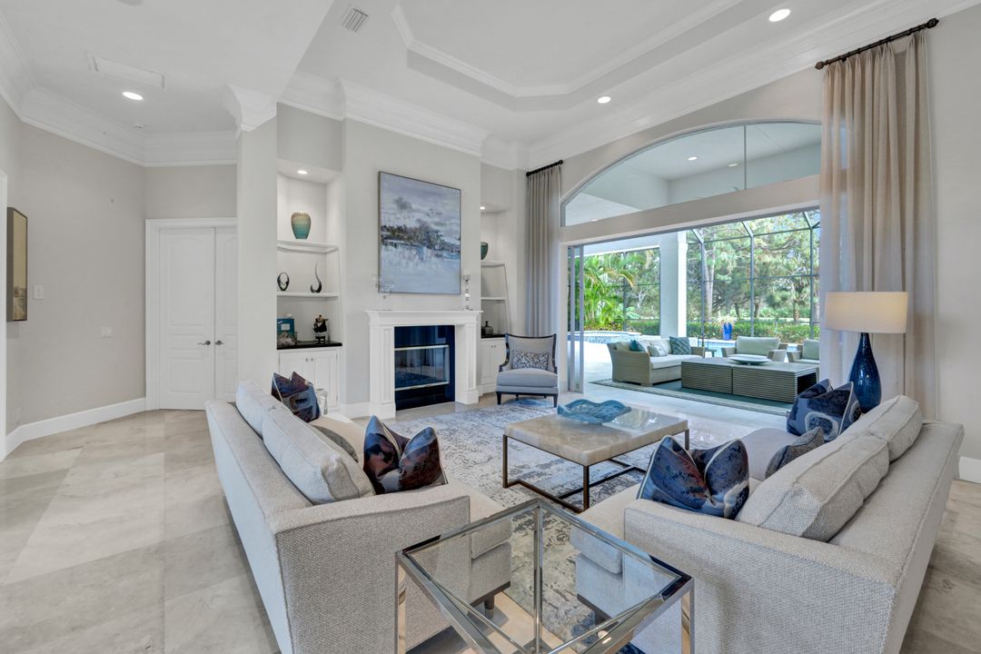 253 Cheshire Way, Naples, FL 34110