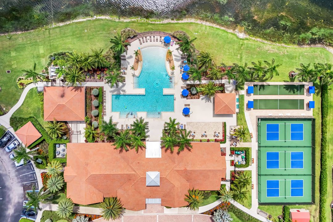 1141 Antaras Ct N, Naples, FL 34113