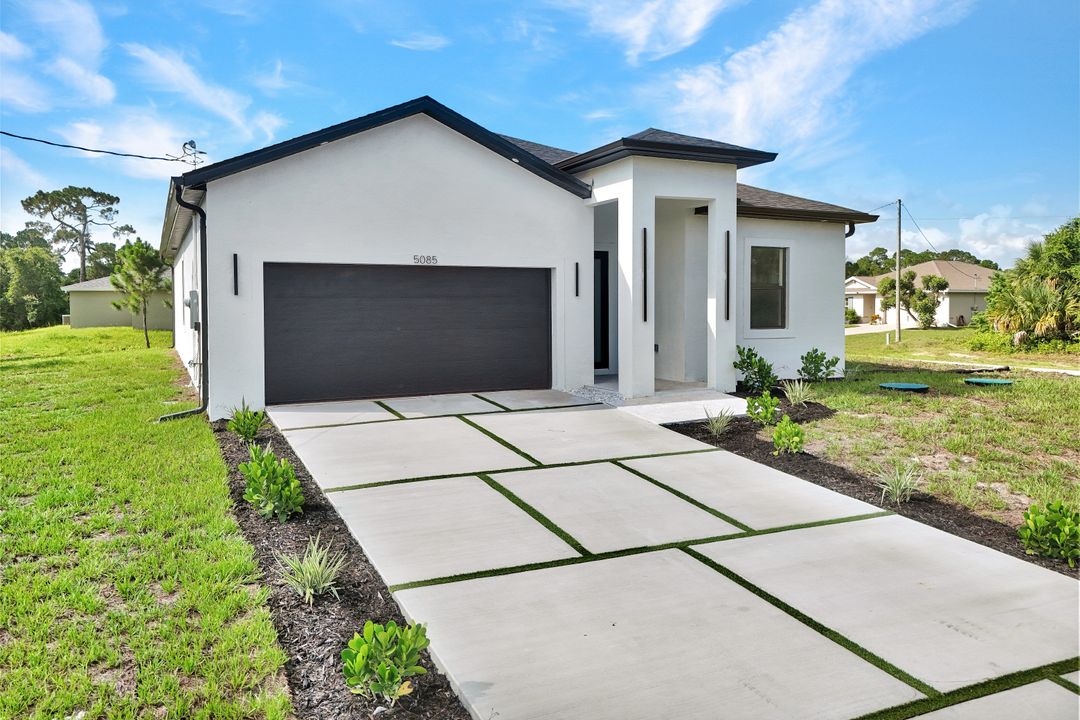 5085 NE Tradewinds Cir, LaBelle, FL 33935