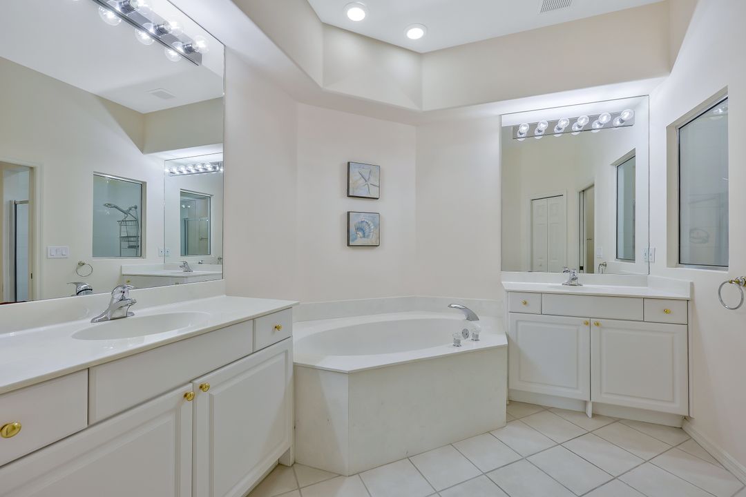 12695 Fox Ridge Dr, Bonita Springs, FL 34135
