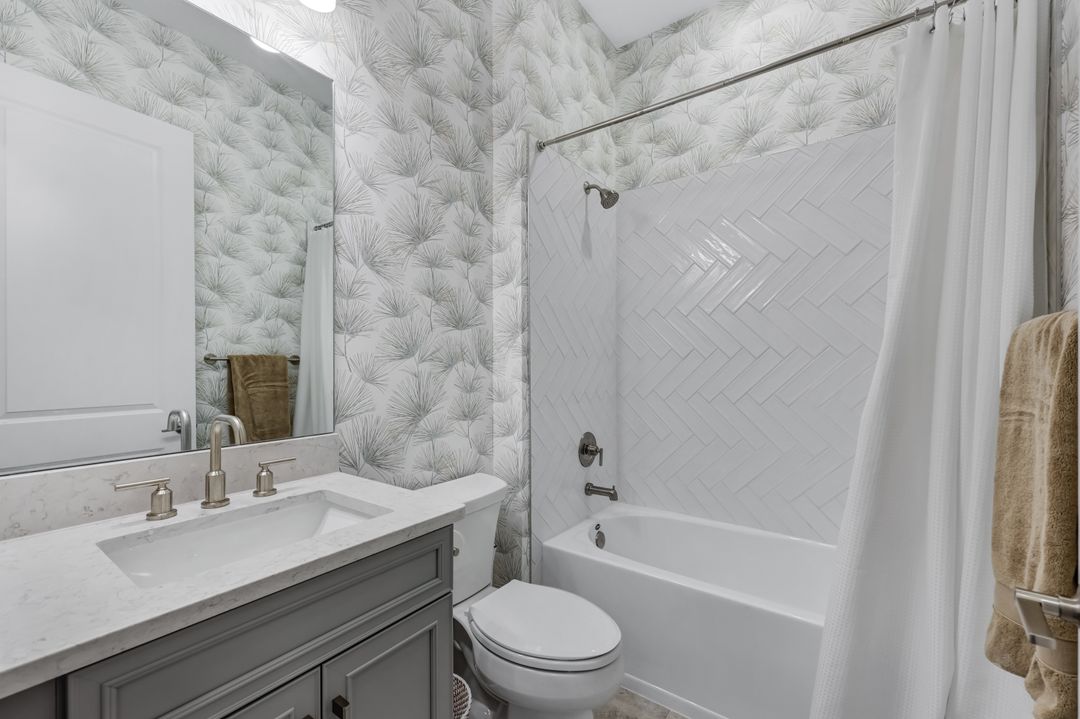 15804 Derna St, Naples, FL 34114