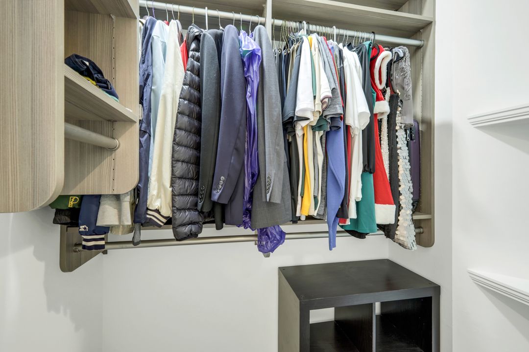 9075 Breakwater Dr, Naples, FL 34120