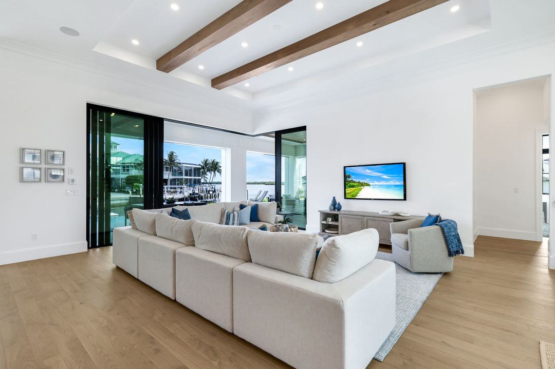 960 Iris Ct, Marco Island, FL 34145