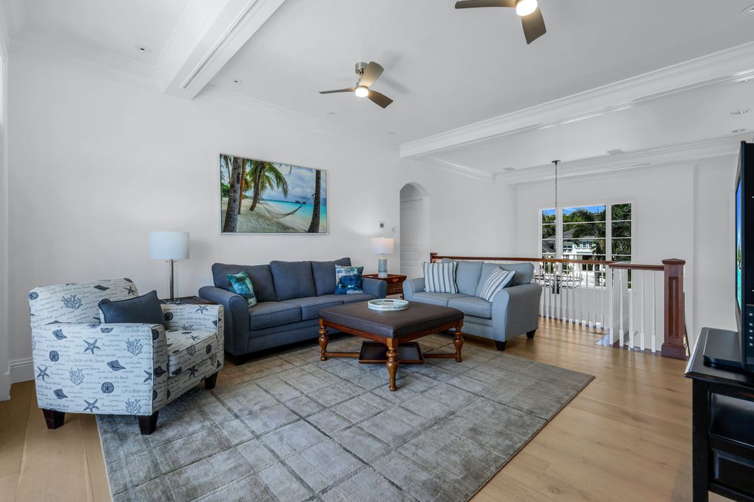 400 Springline Dr, Naples, FL 34102