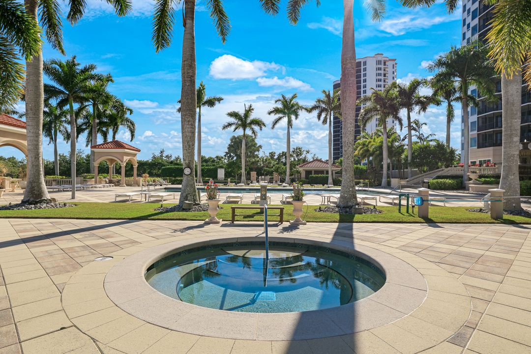 1060 Borghese Ln #1402, Naples, FL 34114