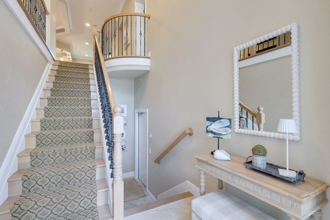 9201 Quartz Ln #201, Naples, FL 34120