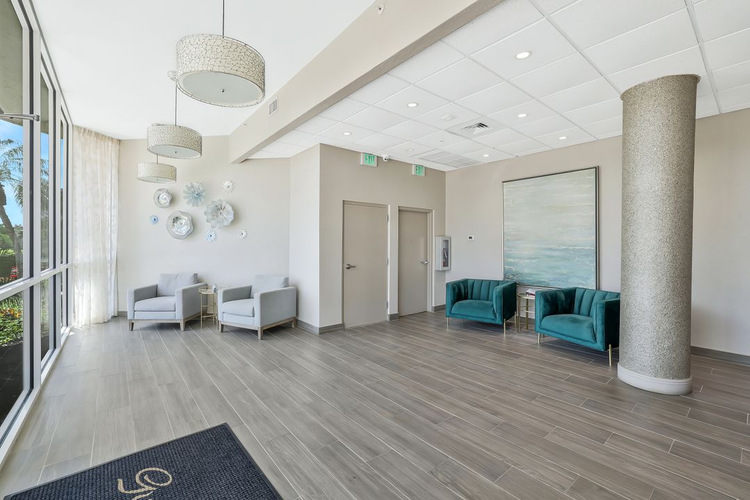 25 Bluebill Ave #1103, Naples, FL 34108