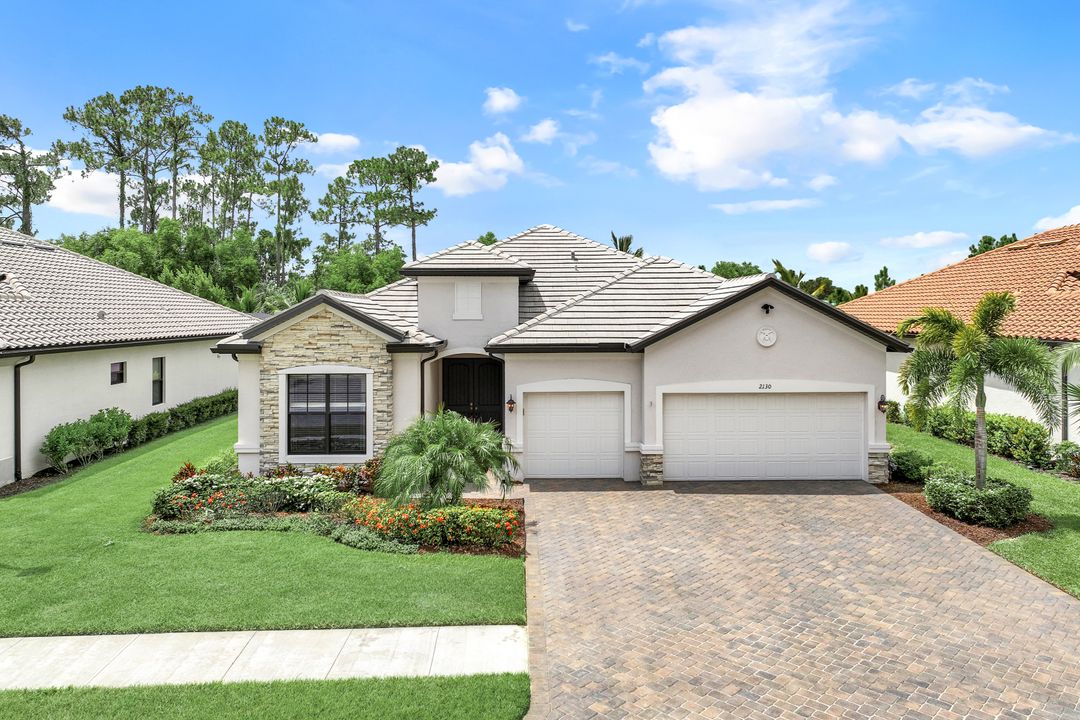 2130 Antigua Ln, Naples, FL 34120