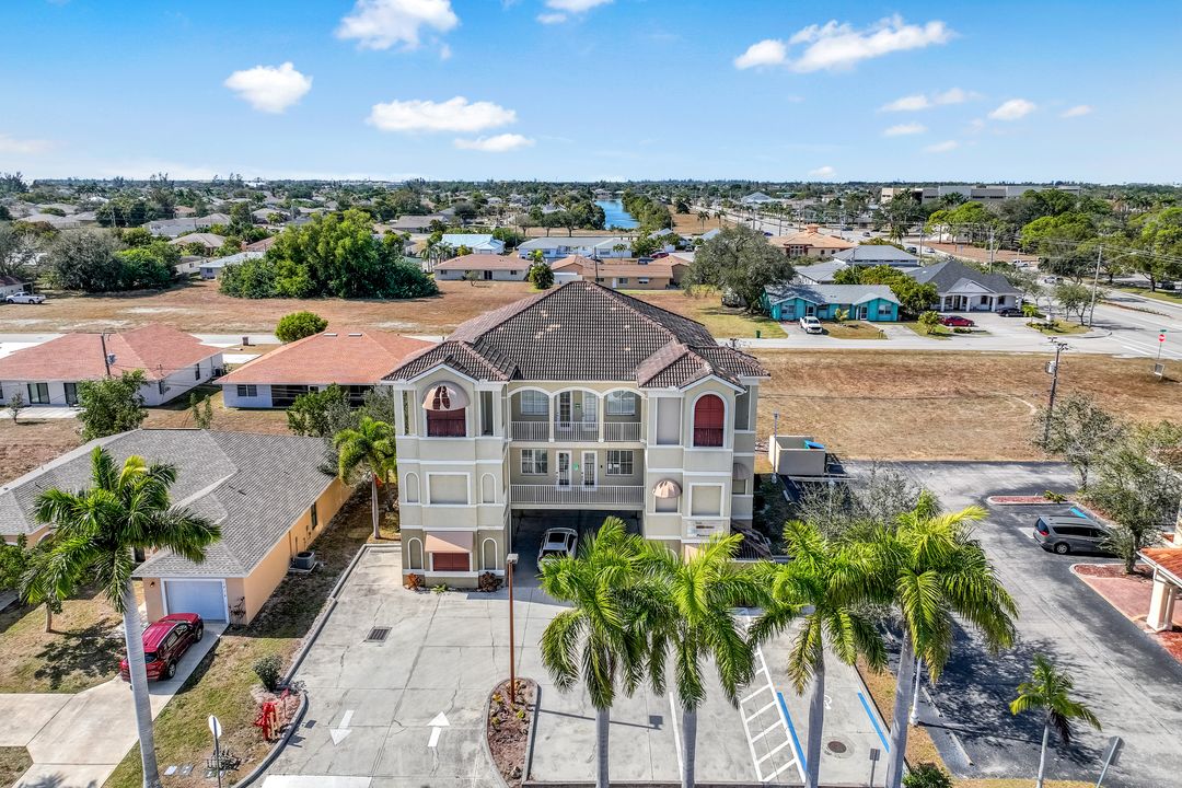 1212 Country Club Blvd #301 & 302, Cape Coral, FL 33990