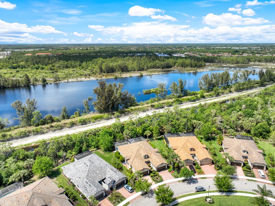 7113 Live Oak Dr, Naples, FL 34114