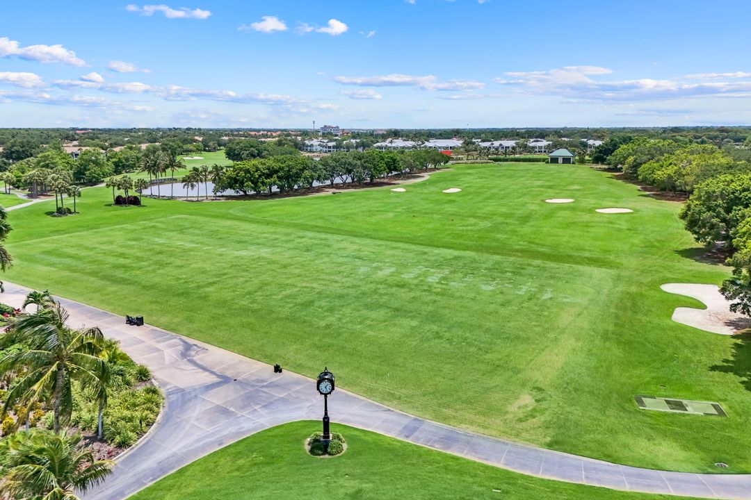 1895 Les Chateaux Blvd #302, Naples, FL 34109