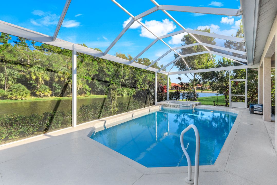 10824 Pond Ridge Dr, Fort Myers, FL 33913