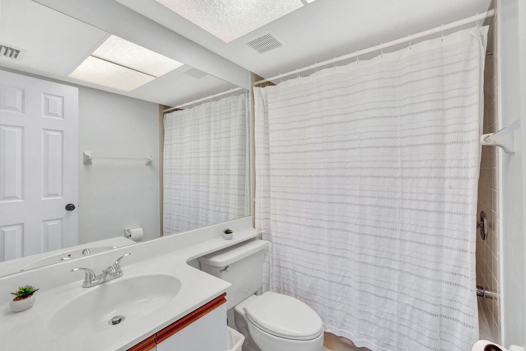 4987 Pepper Cir, Naples, FL 34113