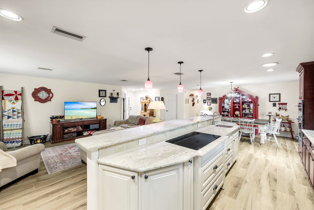 18130 Elmwood Dr, Alva, FL 33920