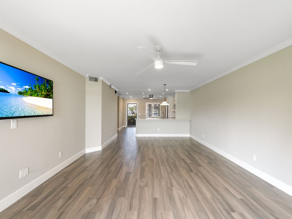 7706 Jewel Ln, Naples, FL 34109