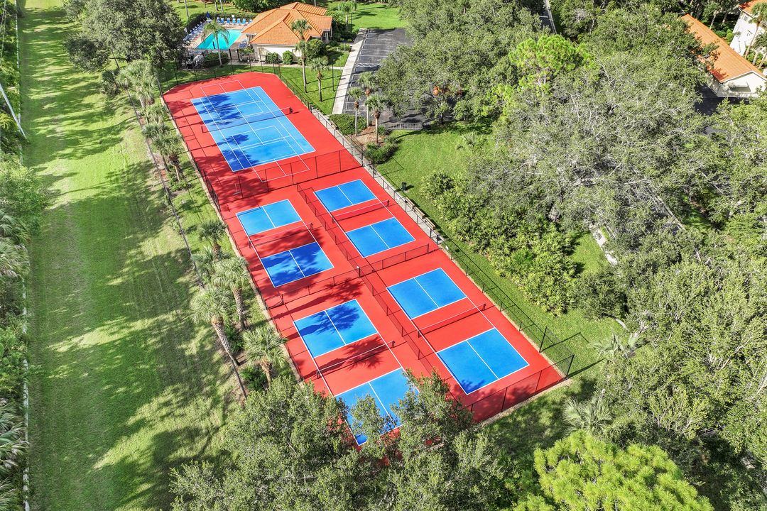 432 Valerie Way #202, Naples, FL 34104