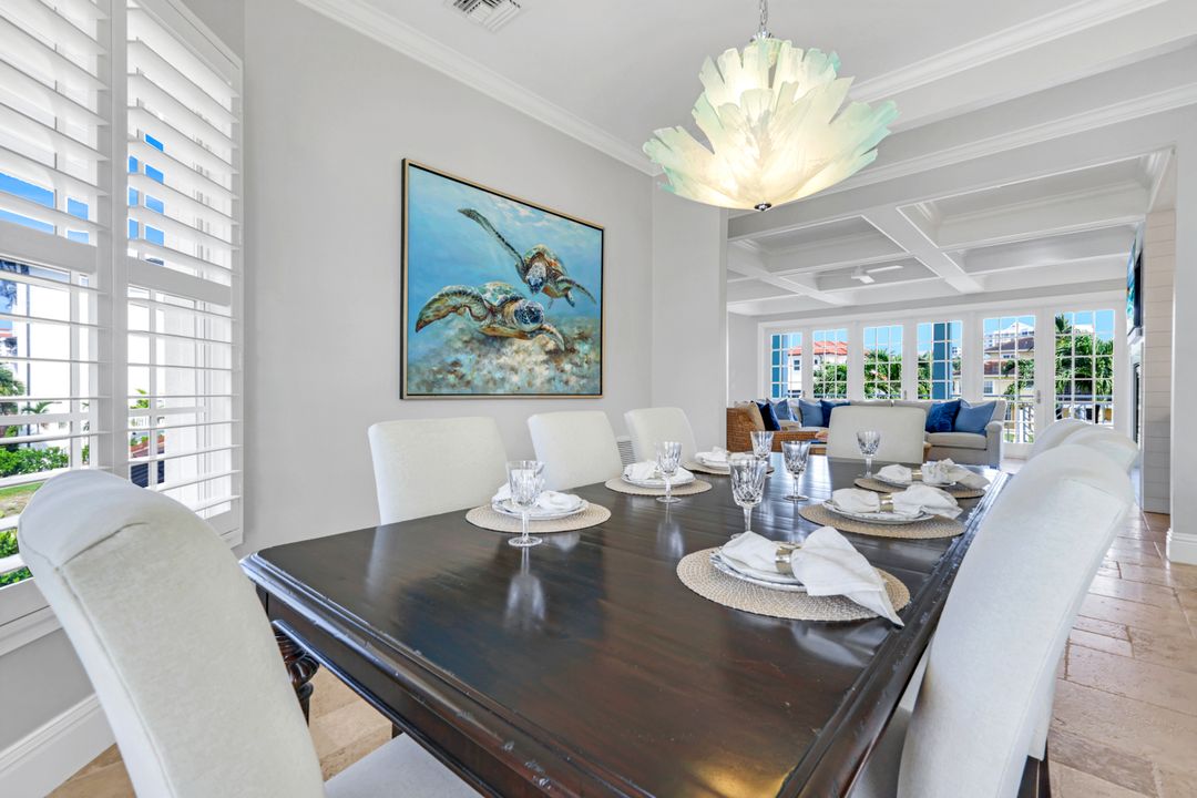 273 Egret Ave, Naples, FL 34108