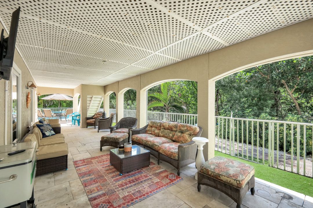 1111 Schooner Pl, Sanibel, FL 33957