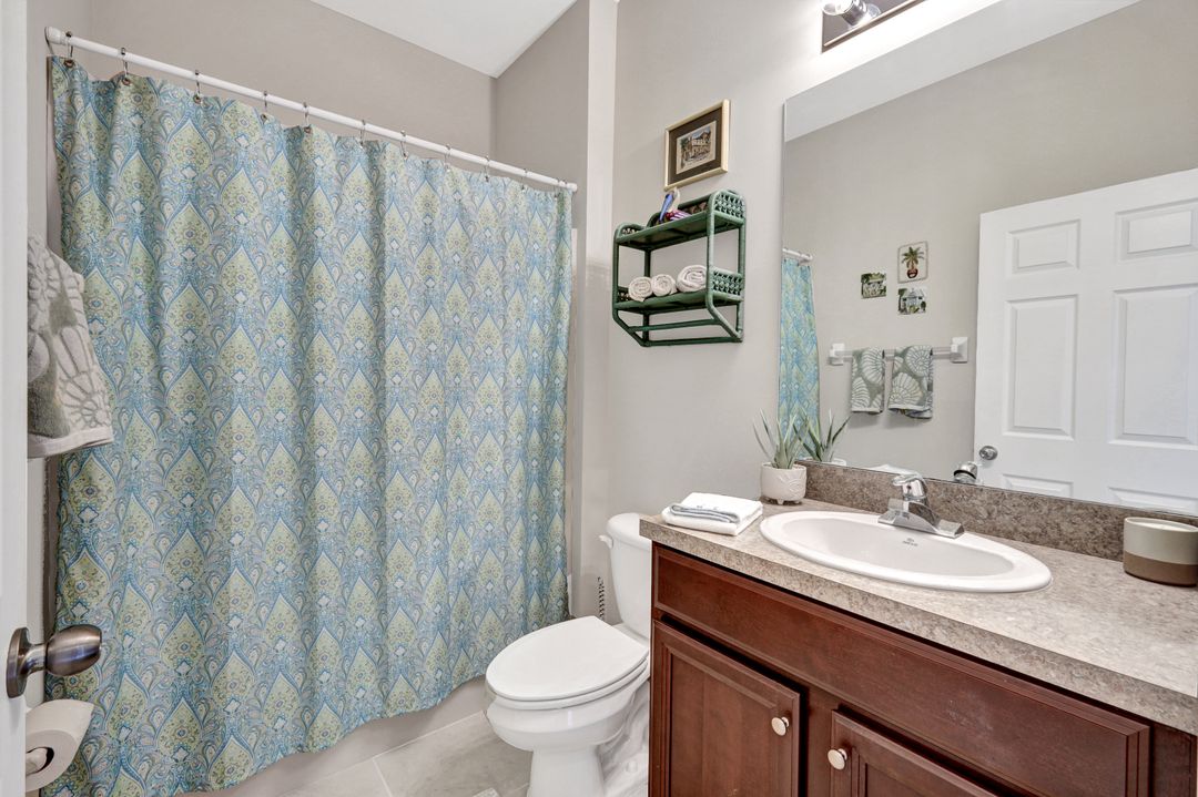8627 Sumner Ave, Fort Myers, FL 33908
