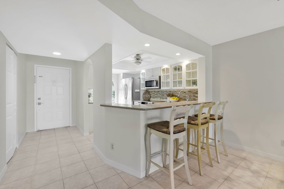 601 Augusta Blvd #601-4, Naples, FL 34113