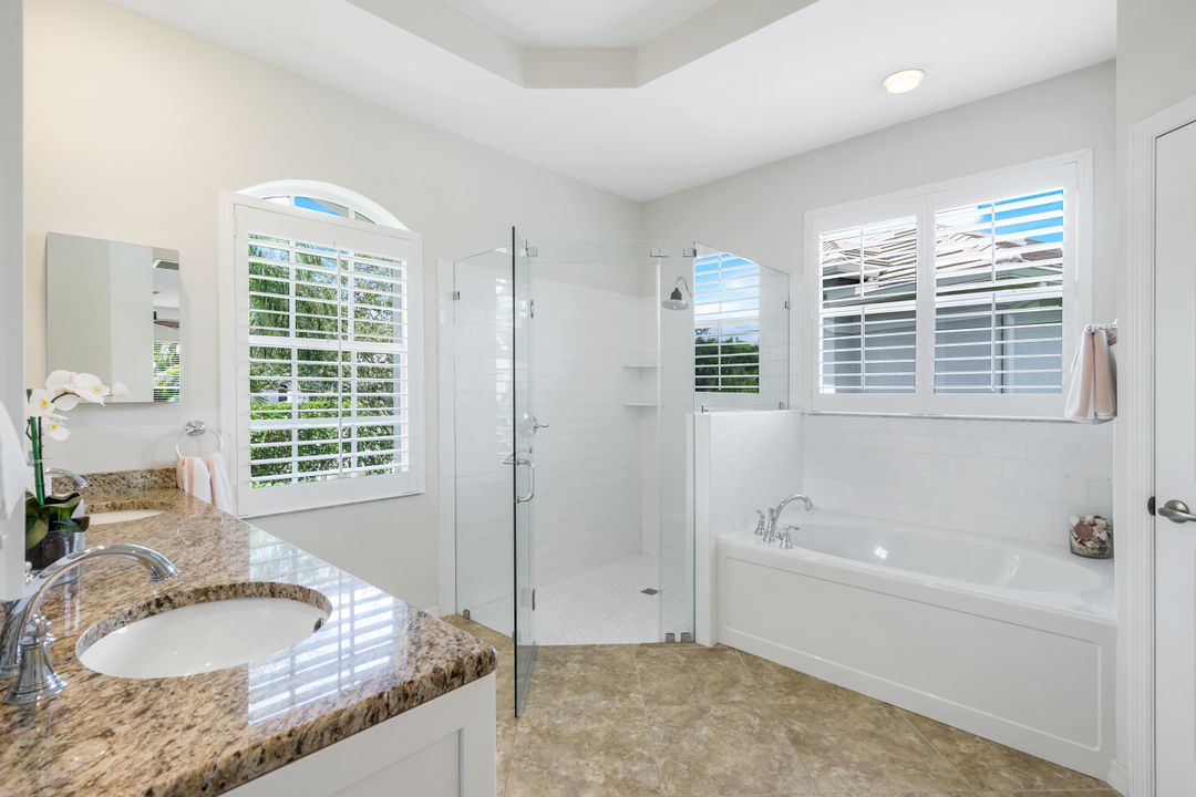 1932 Springberry Cir, Naples, FL 34109