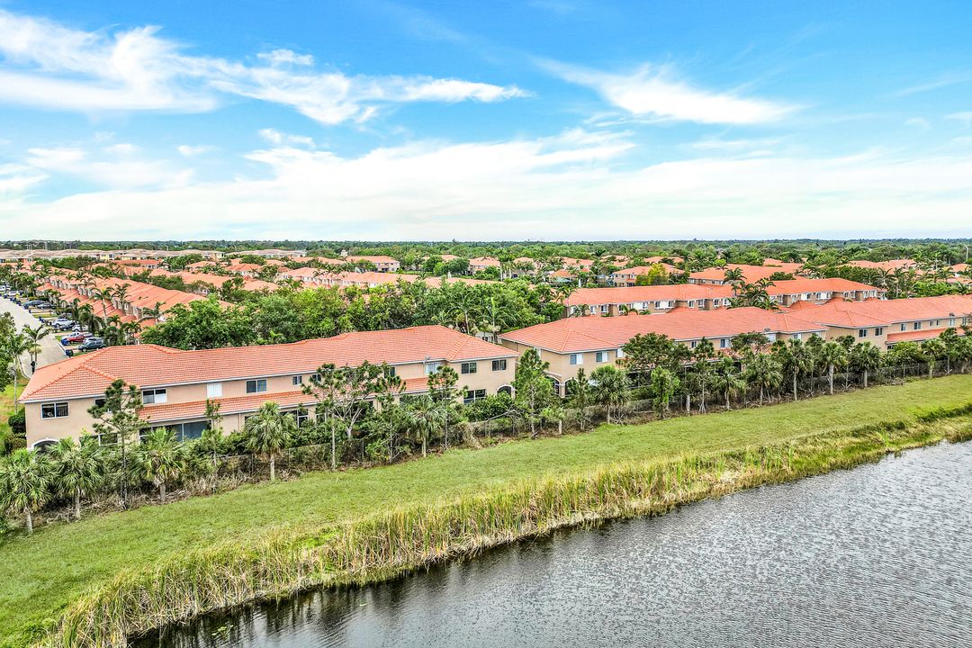 9683 Roundstone Cir, Fort Myers, FL 33967