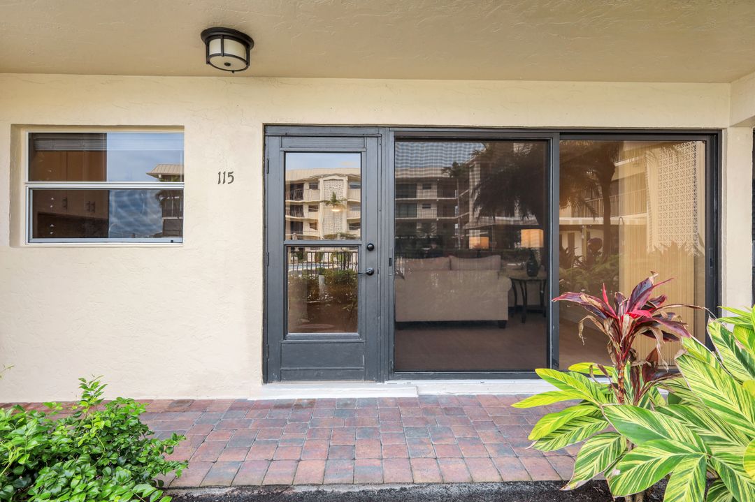 3200 Gulf Shore Blvd N  #115, Naples, FL 34103