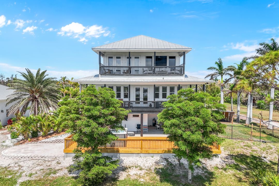 5257 Western Dr, Saint James City, FL 33956